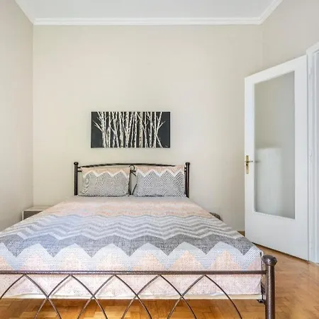 Billy's Ano Patisia, Apartment Athens